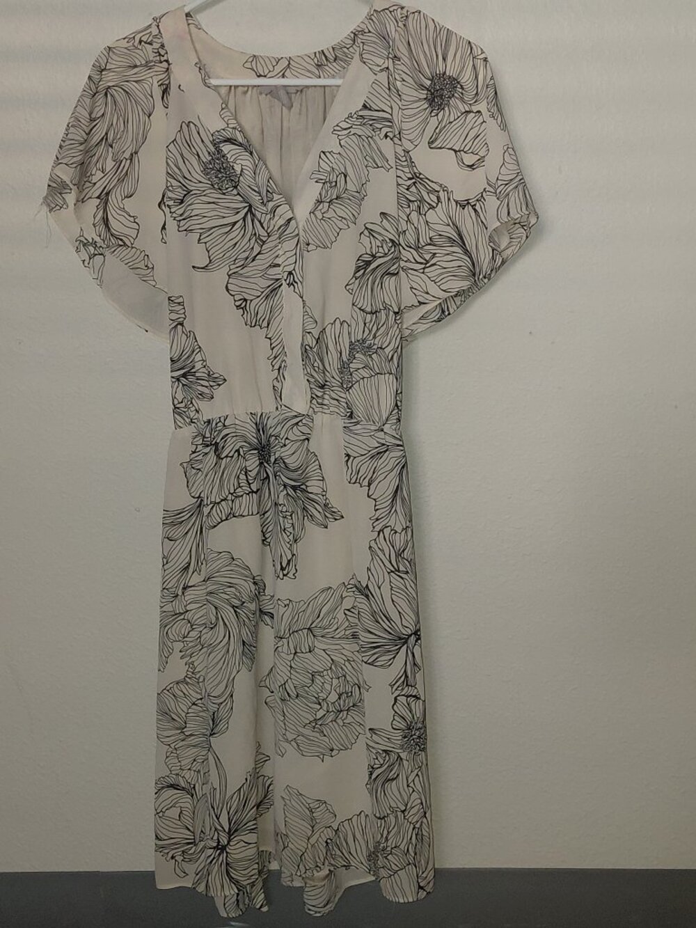Women's Black/floral Button-Front Midi Dress